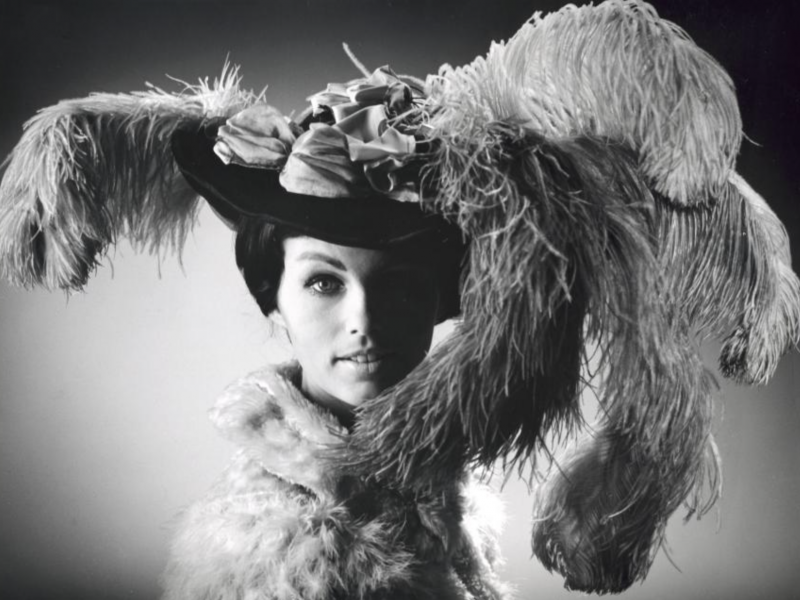 Flamboyant hat Hello Dolly